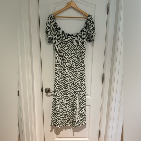 Dynamite maxi dress, Size L - Picture 2 of 5